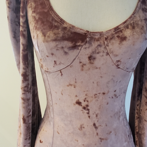 WAYF Crushed Pink Velvet Bodysuit - Picture 2 of 7